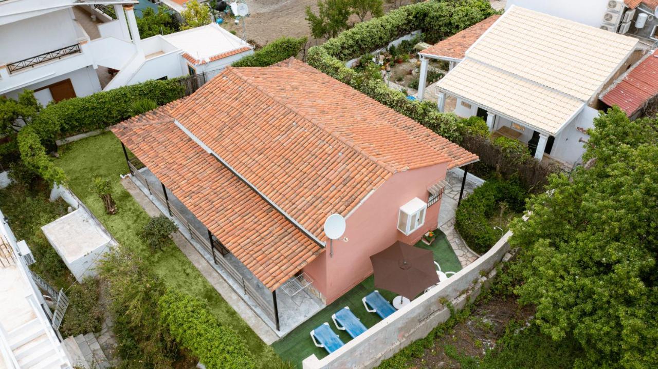 Villa Popi On The Beach Of Agios Gordios Айос-Гордіос Екстер'єр фото